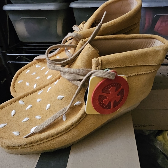 CLARKS WALLABEE VANDY THE PINK BURGER Colab - Picture 4 of 5
